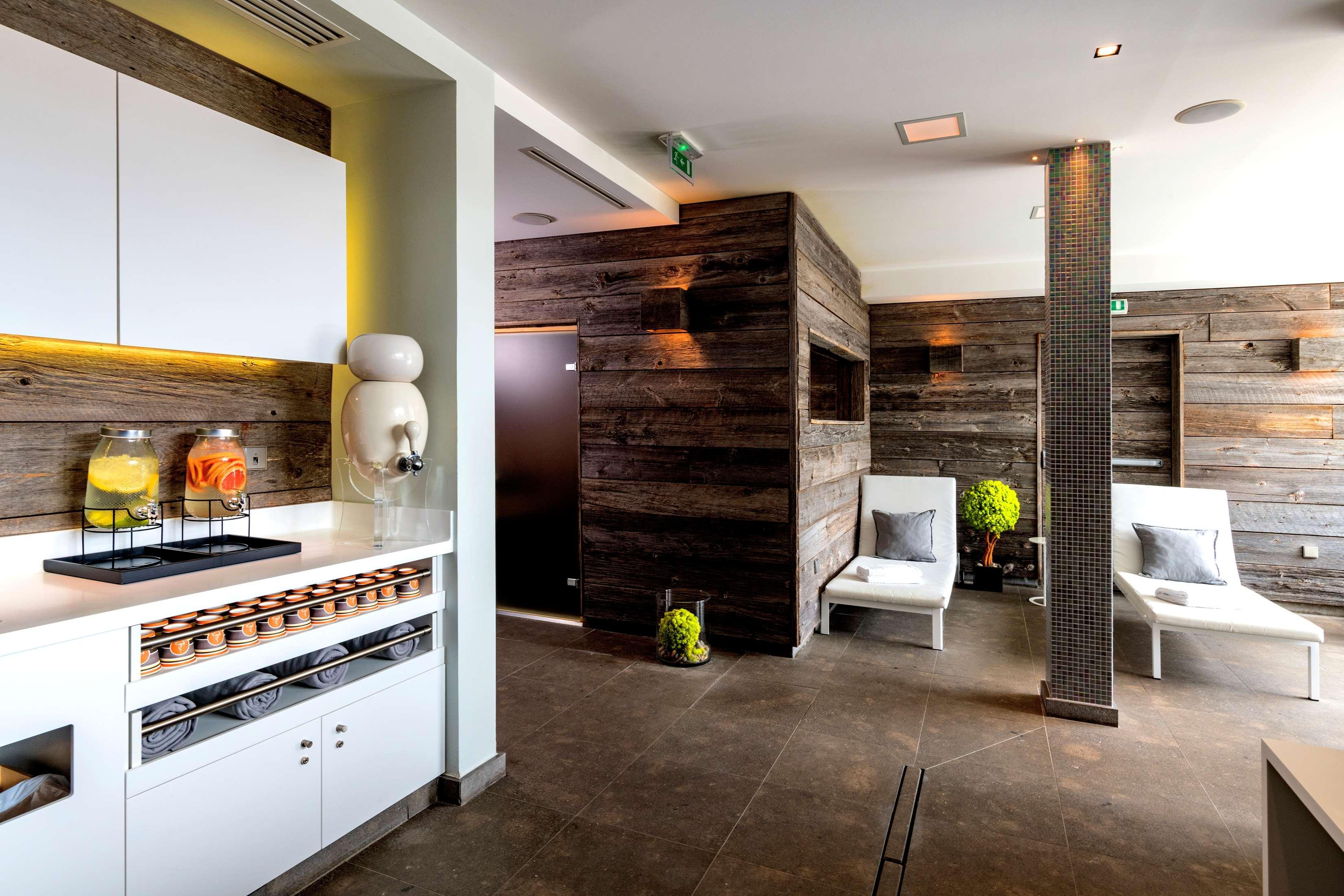 Hotel & Spa Regent Petite France Strasbourg Ngoại thất bức ảnh The spa at the Mandarin Oriental Paris