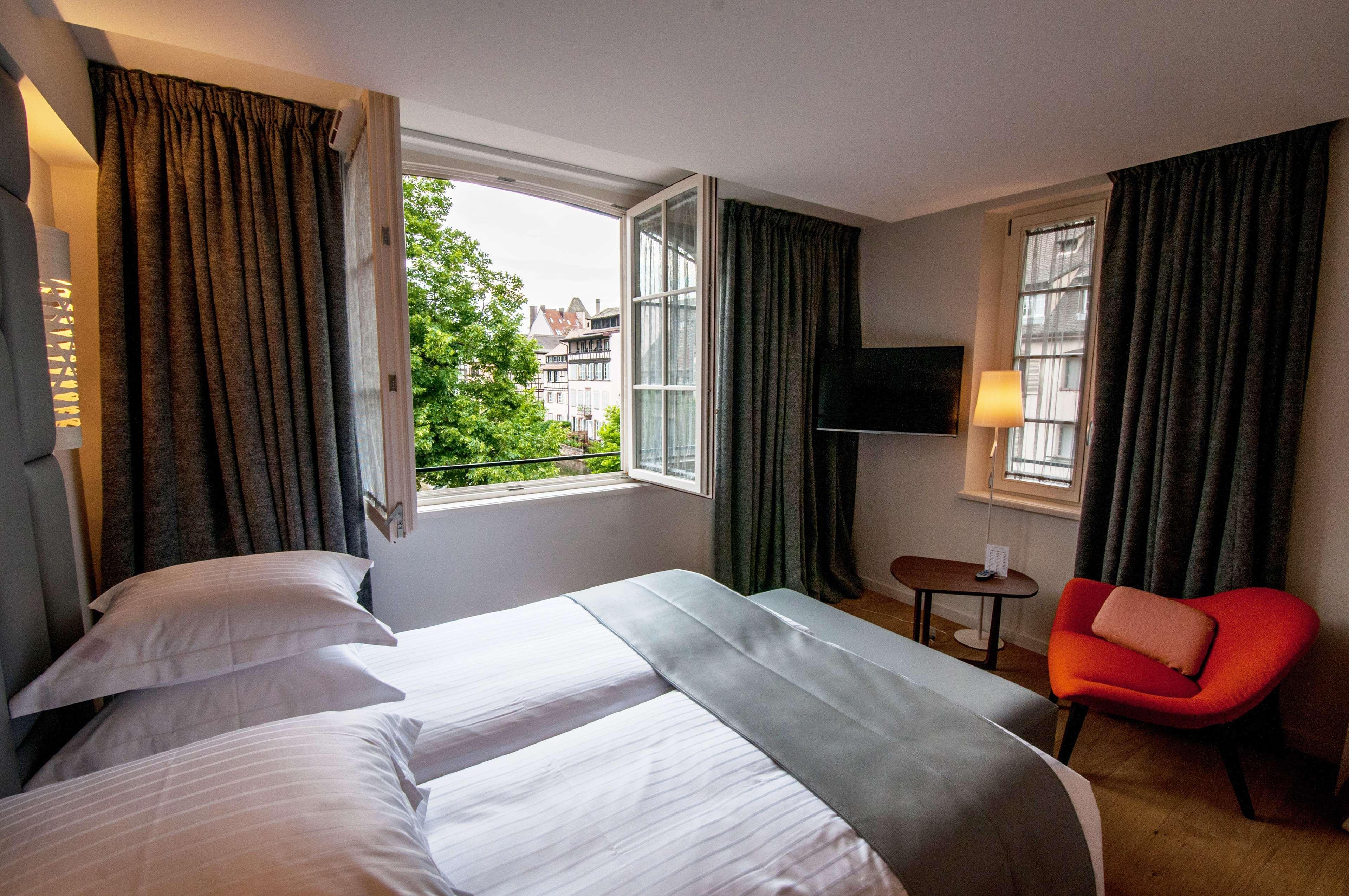 Hotel & Spa Regent Petite France Strasbourg Ngoại thất bức ảnh A room at the Hotel du Nord