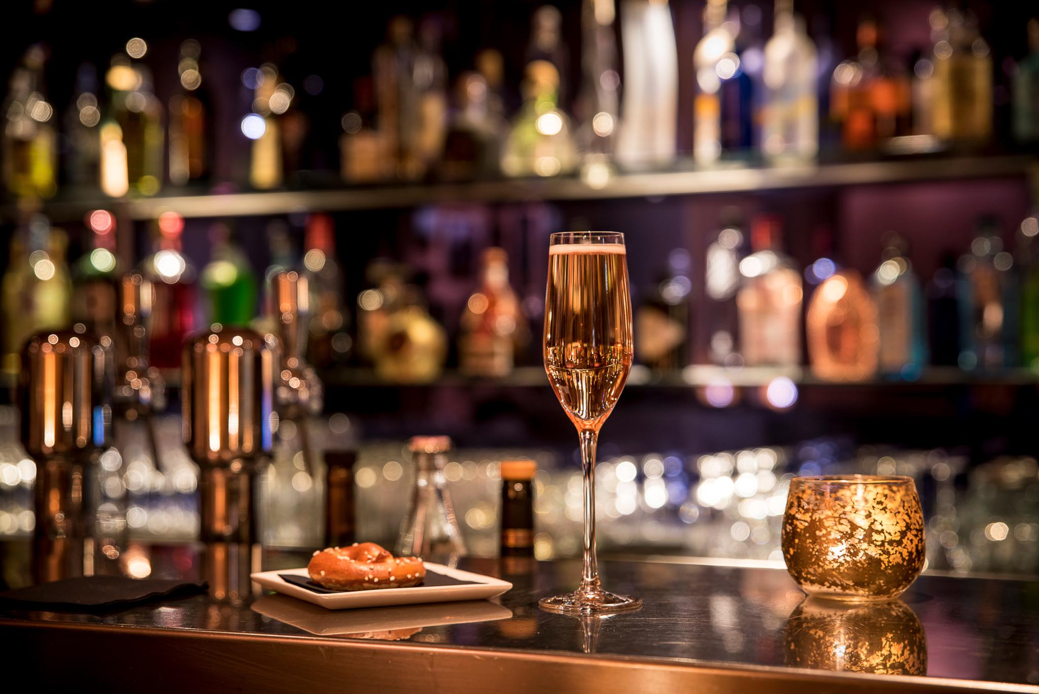 Hotel & Spa Regent Petite France Strasbourg Ngoại thất bức ảnh The bar at the Ritz-Carlton, Tysons
