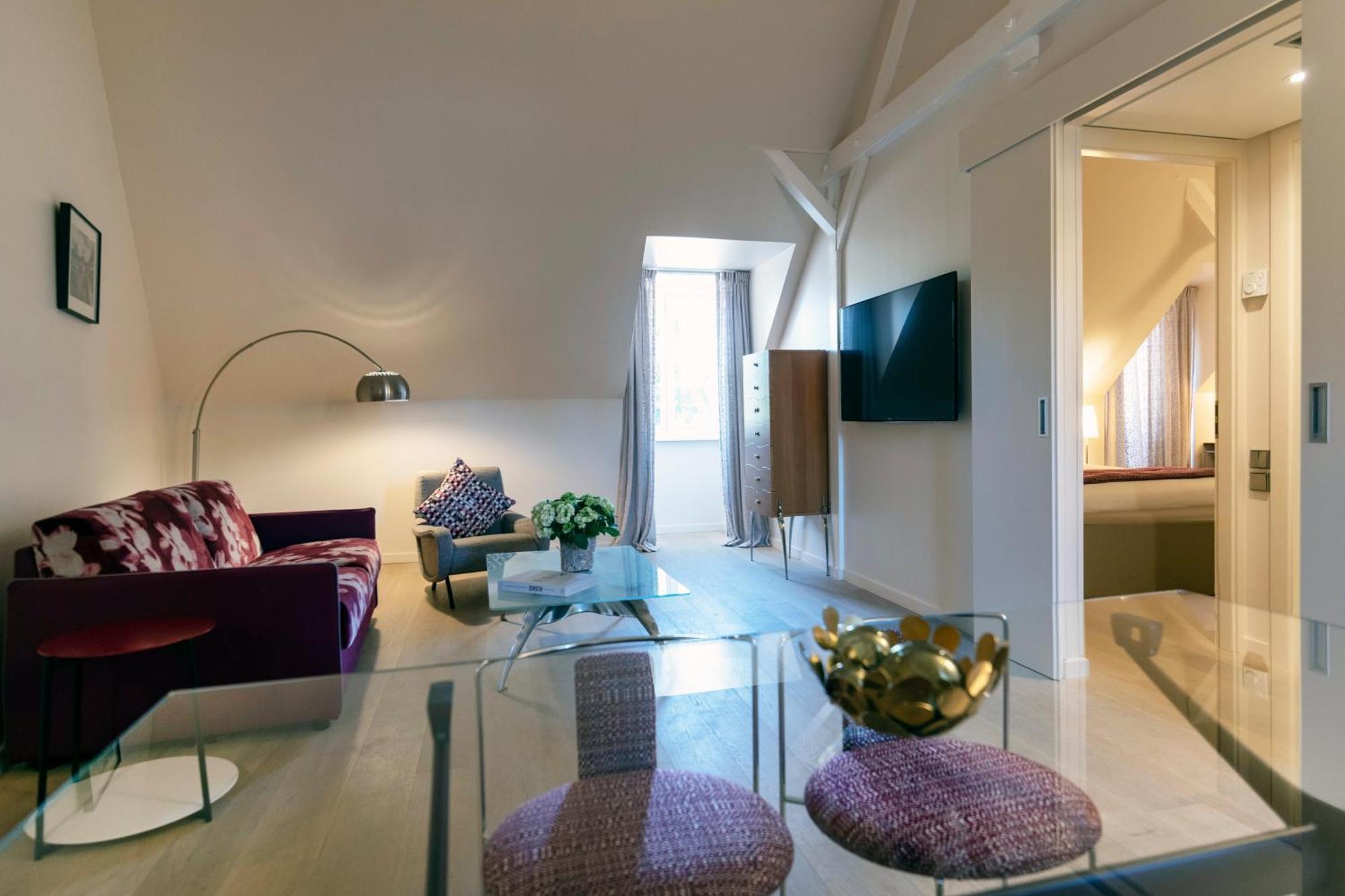 Hotel & Spa Regent Petite France Strasbourg Ngoại thất bức ảnh The interior of a suite at the hotel